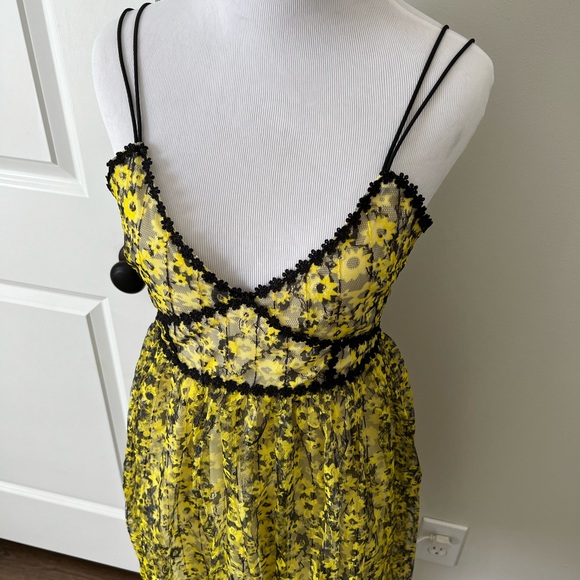 Romeo and Juliet Yellow strappy mini dress! - Picture 4 of 7